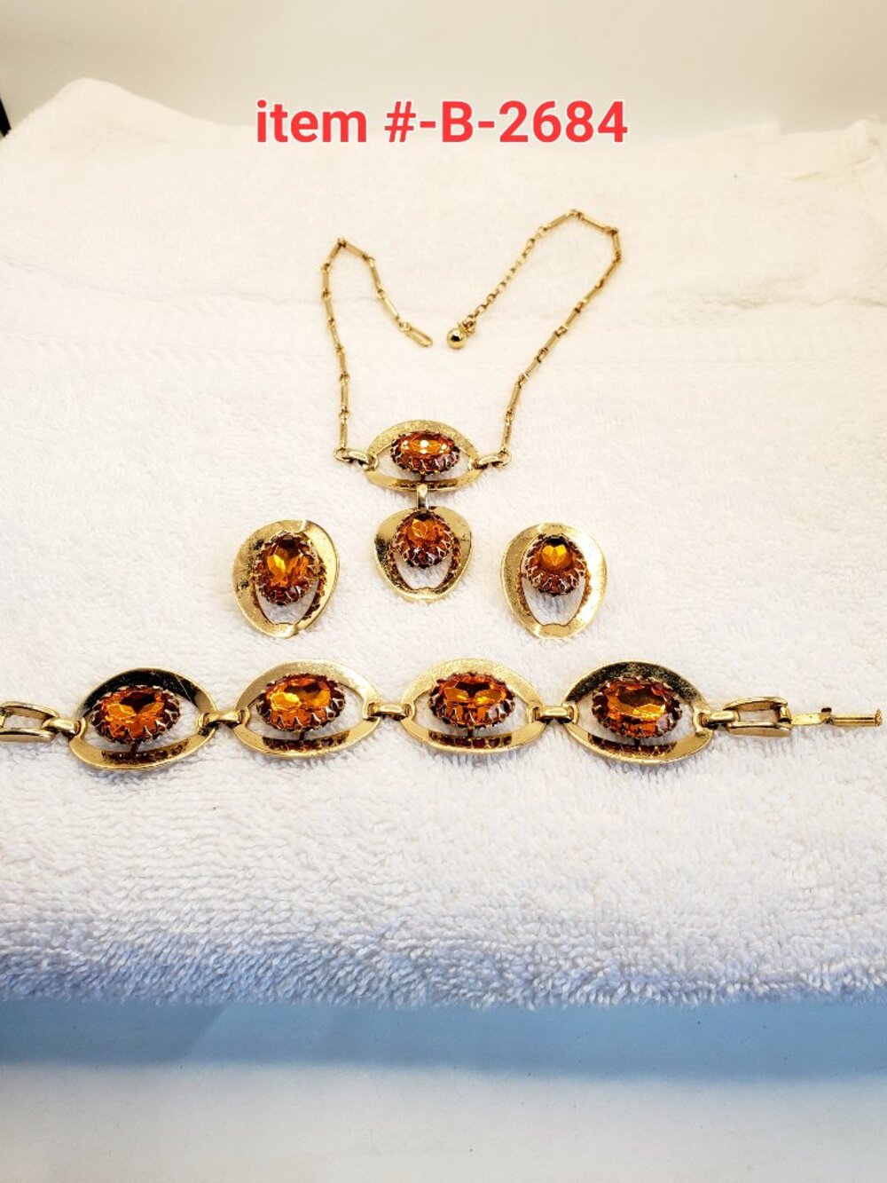 1 Vintage Set of Necklace, Bracelet,& Earrings, item # B-2684, wt. 69 grams